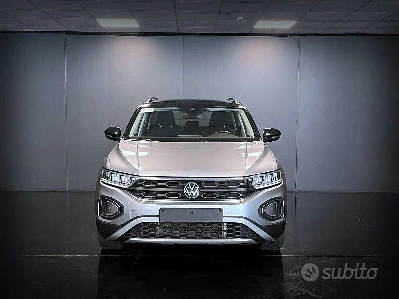 Usata VW T-Roc Life 110 CV (80 kW) 2022 Grigio SUV