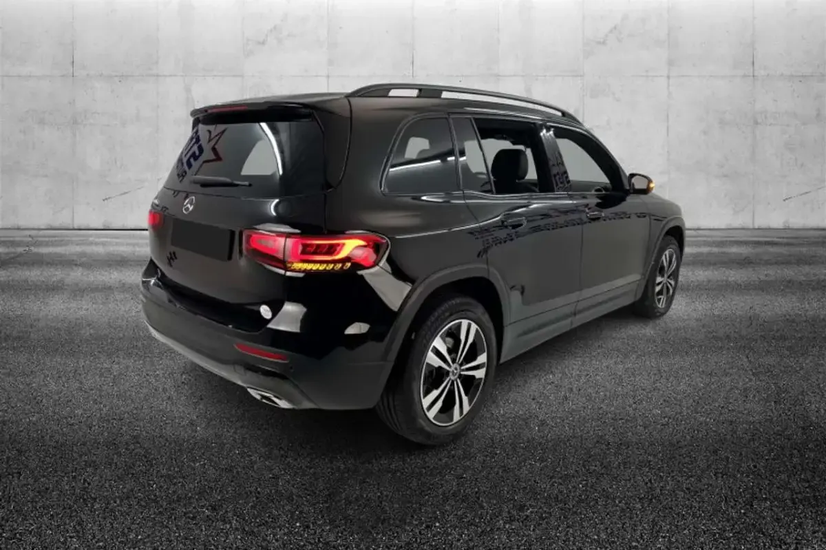Usata Mercedes GLB200 150 CV (110 kW) 2023 Nero SUV