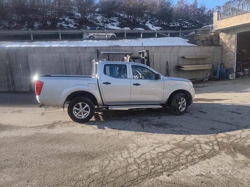Usata Nissan Navara 2019 Grigio Pick-up