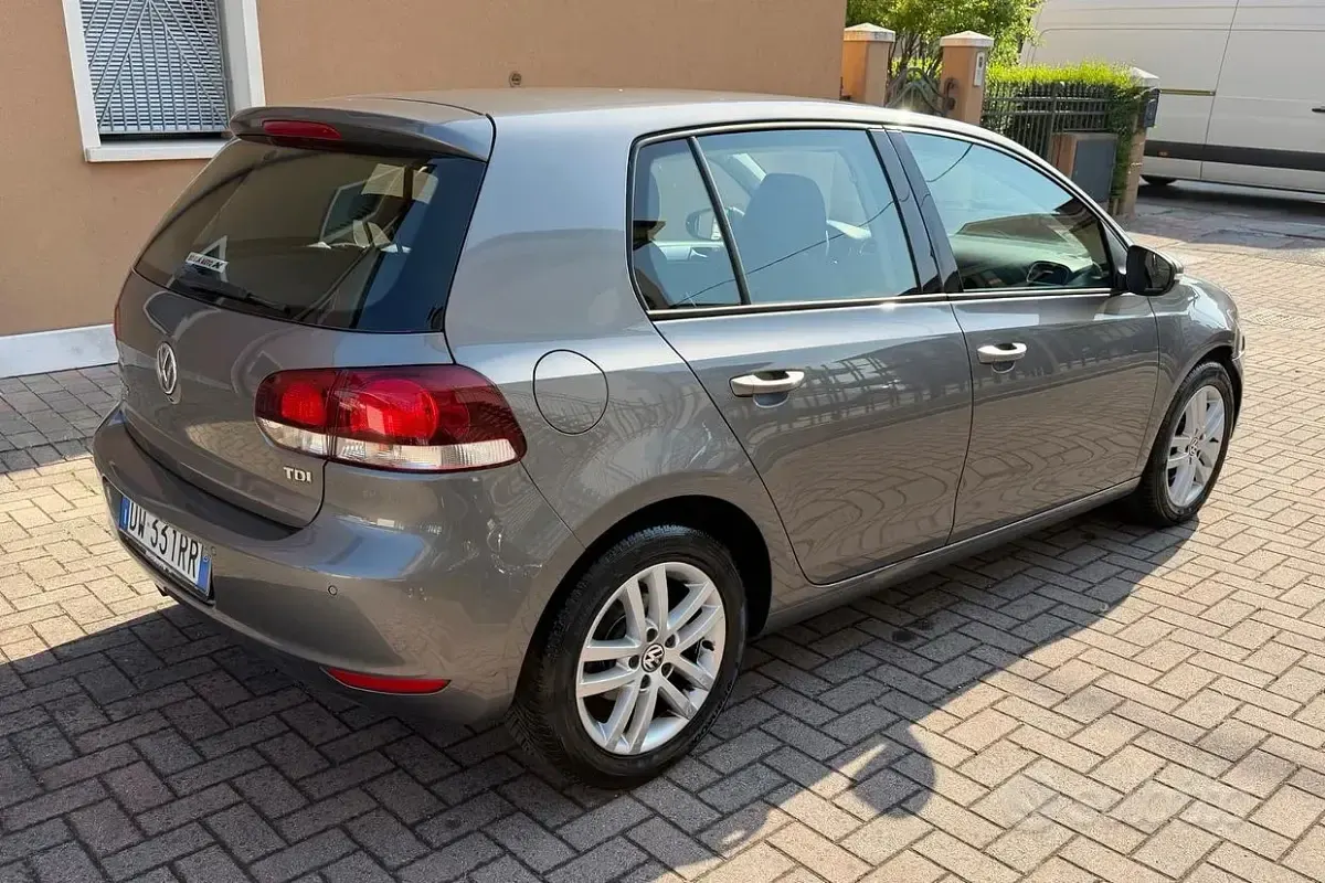 Usata VW Golf VI 110 CV (80 kW) 2009 Grigio Utilitaria
