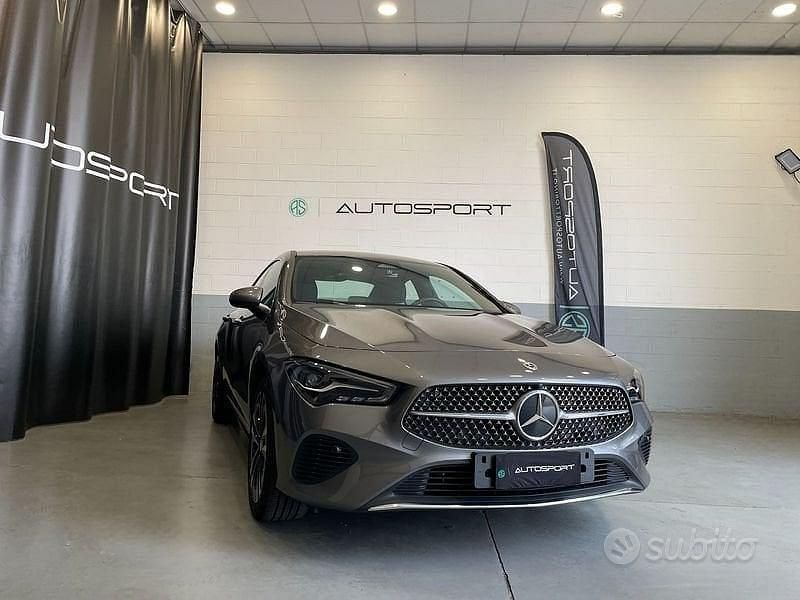 Grigio Usata 2024 Mercedes CLA200 Advanced Coupé | 31.900 € (Super prezzo) - Immagine 1/4