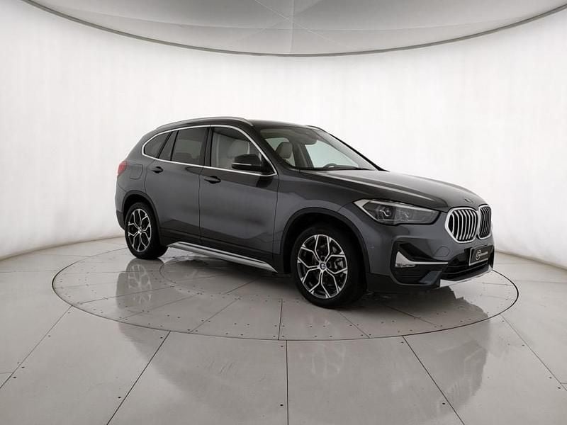 Grigio medio Usata 2021 BMW X1 xLine SUV | 24.900 € (Buon prezzo) - Immagine 1/4