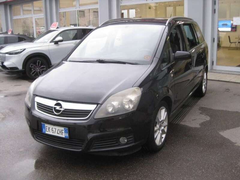 Usato 2006 Opel Zafira 1.9 Diesel 120 CV (3.900 €)