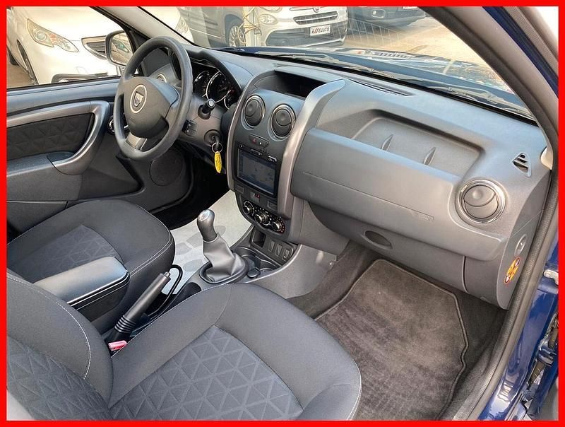 Usata Dacia Duster Lauréate 110 CV (80 kW) 2015 Blu SUV