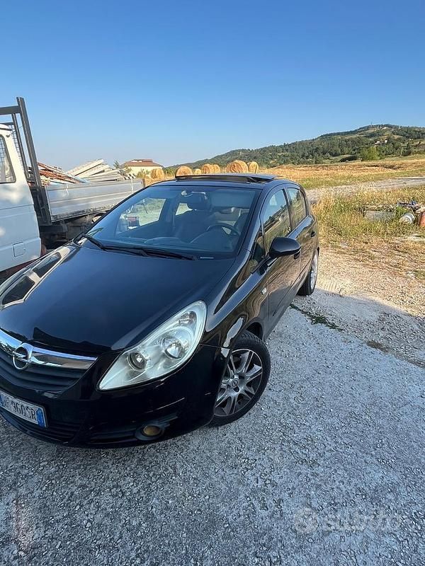 Usata Opel Corsa 90 CV (66 kW) 2007 Nero Utilitaria