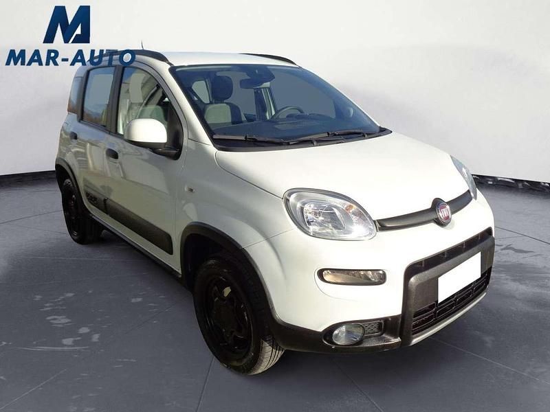 Usata Fiat Panda 4x4 Wild 84 CV (61 kW) 2022 Bianco Utilitaria