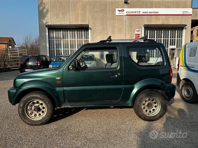 Usata Suzuki Jimny 82 CV (60 kW) 2001 Verde SUV