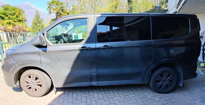 Usata Ford Tourneo Custom 150 CV (110 kW) 2025 Grigio Furgone