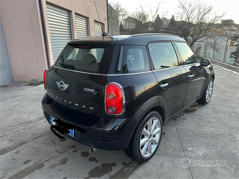 Usata Mini Countryman Business 111 CV (81 kW) 2015 Nero SUV