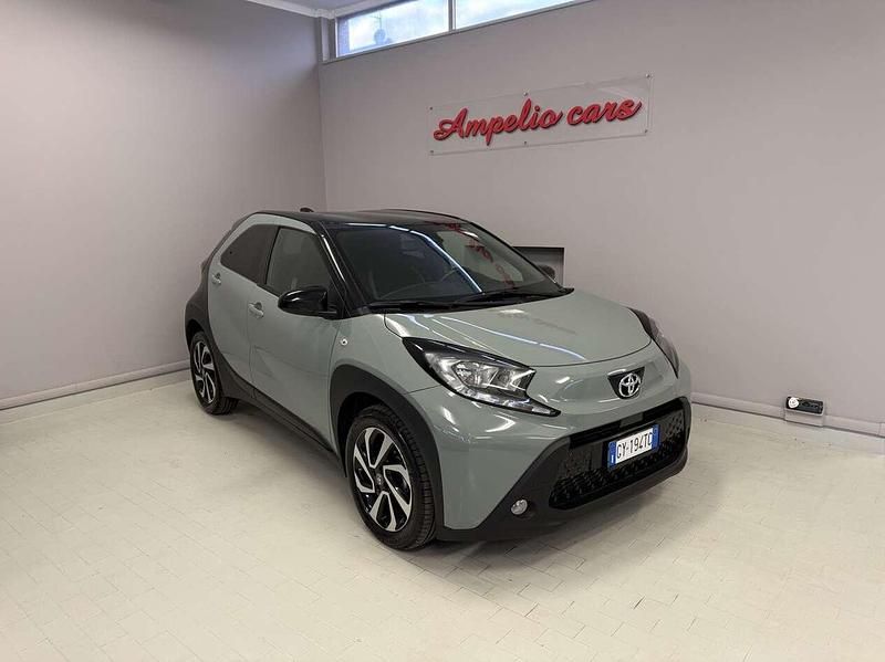Usata Toyota Aygo X Trend 72 CV (52 kW) 2025 Grigio SUV