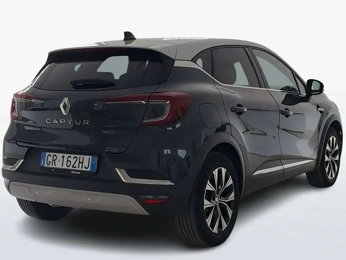 Usata Renault Captur Techno 101 CV (74 kW) 2023 Be style maracaiboblu marine SUV