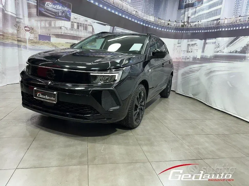Usata Opel Grandland X GS Line 131 CV (96 kW) 2023 Nero SUV