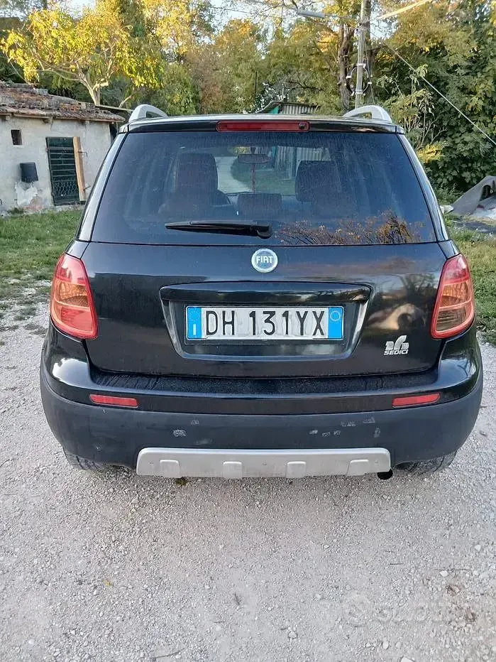 Usata Fiat Sedici 120 CV (88 kW) 2007 Nero SUV