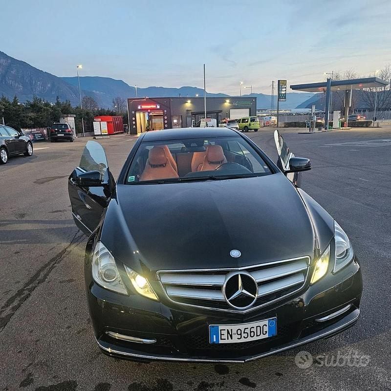 Usata Mercedes E220 2012 Nero Coupé