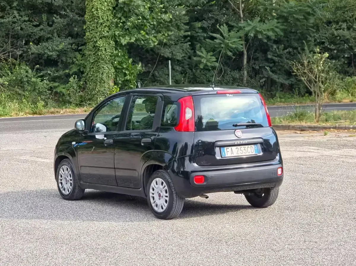 Usata Fiat Panda Lounge 69 CV (50 kW) 2015 Nero Utilitaria