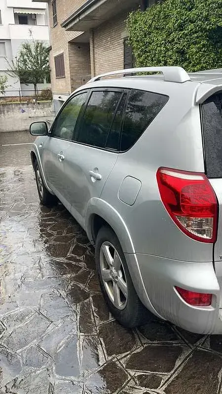 Usata Toyota RAV4 Luxury 177 CV (130 kW) 2007 SUV