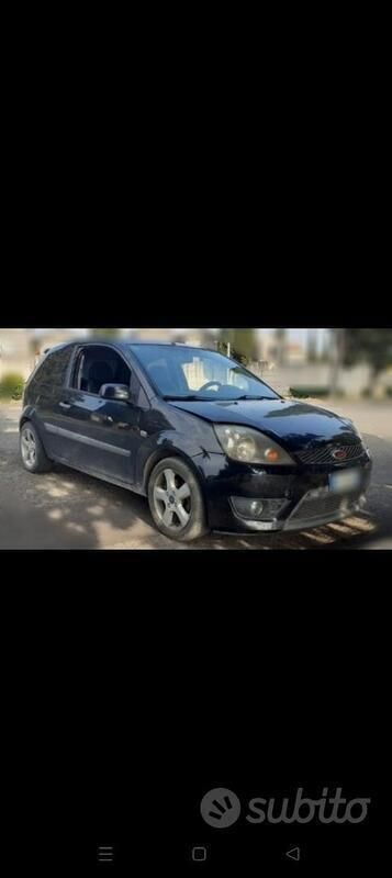 Usata Ford Fiesta 90 CV (66 kW) 2006 Nero Utilitaria