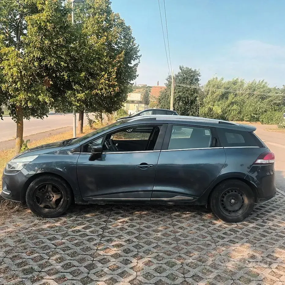 Usata Renault Clio 90 CV (66 kW) 2017 Nero Station wagon