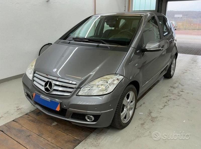 Usata Mercedes A160 Avantgarde 95 CV (69 kW) 2011 Grigio Berlina