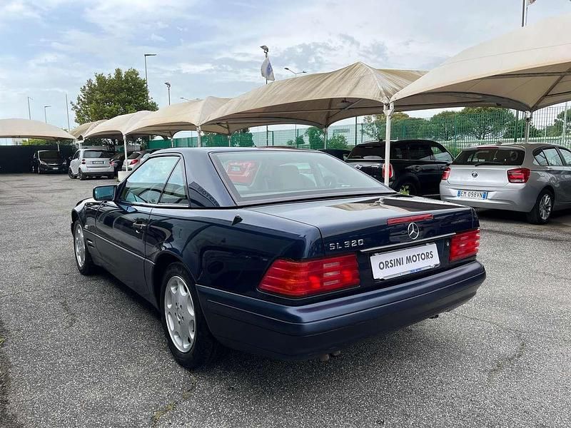 Usata Mercedes SL320 231 CV (169 kW) 1998 Blu/azzurro Cabrio