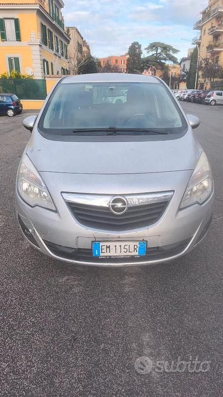 Usata Opel Meriva 101 CV (74 kW) 2012 Grigio Monovolume