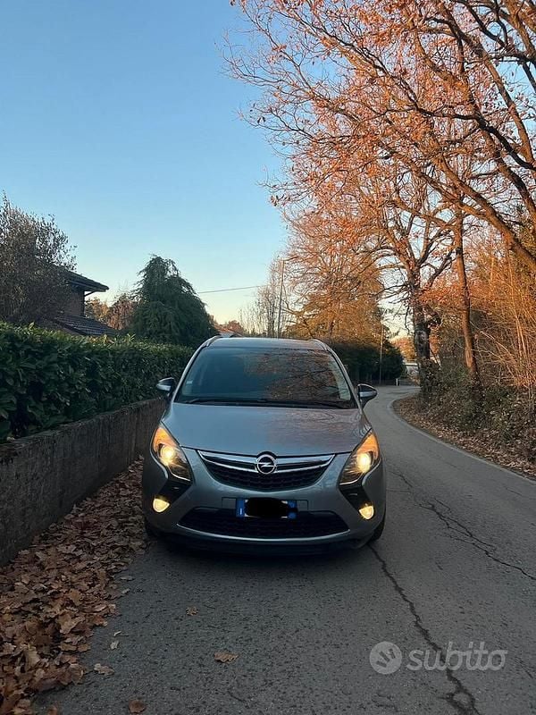 Usata Opel Zafira 2014 Grigio Monovolume