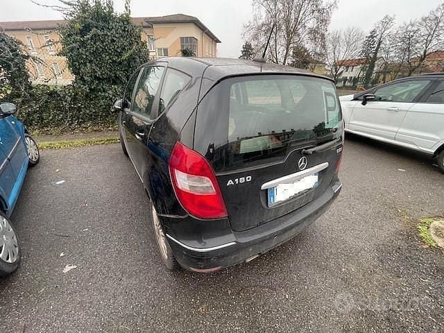 Usata Mercedes A180 109 CV (80 kW) 2009 Nero Monovolume