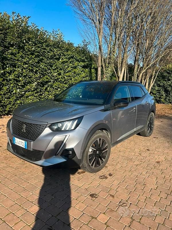 Usata Peugeot e-2008 GT-line 100 kW (136 CV) 2022 Grigio SUV
