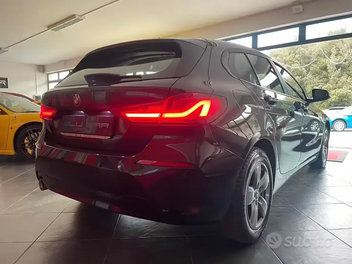 Usado BMW 116 Sport Line 116 CV (85 kW) 2022 Negro Utilitario