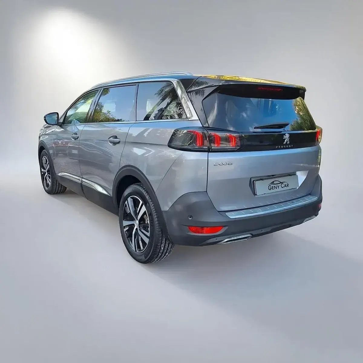 Usata Peugeot 5008 GT 131 CV (96 kW) 2023 Grigio SUV