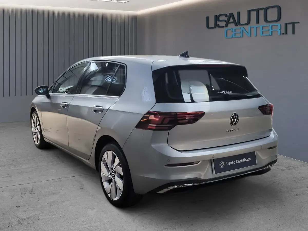 Usata VW Golf VIII Style 150 CV (110 kW) 2025 Dolomite silver metallizzato Berlina