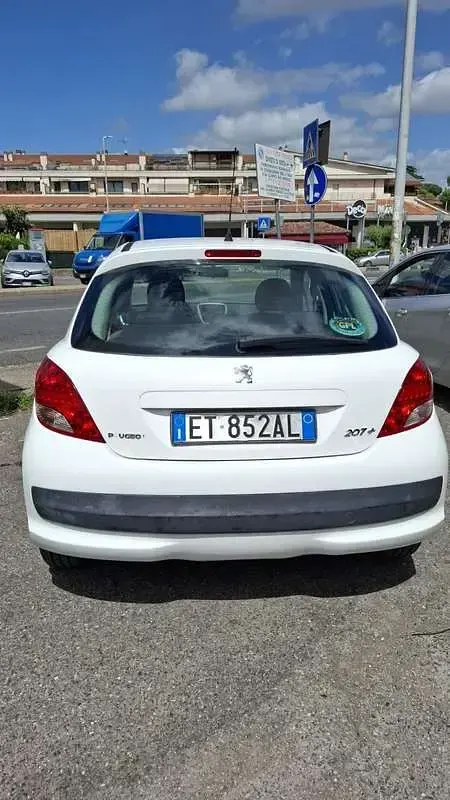 Usata Peugeot 207 73 CV (53 kW) 2013 Bianco Berlina