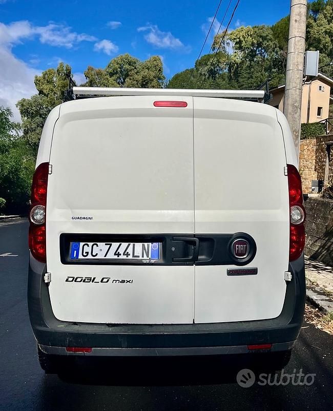 Usata Fiat Doblò 105 CV (77 kW) 2021 Bianco Monovolume