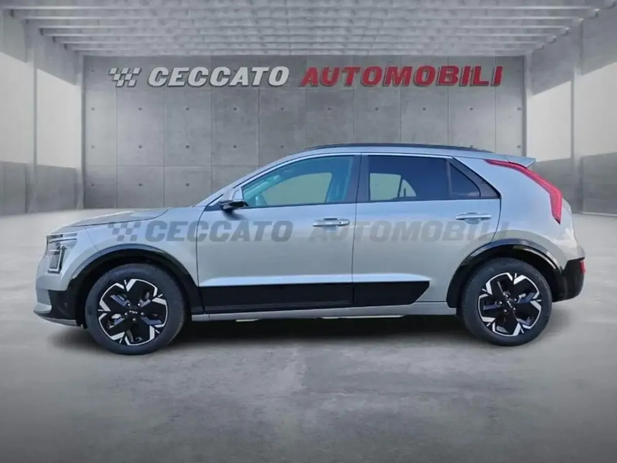 Usata Kia e-Niro 150 kW (204 CV) 2023 Grigio SUV