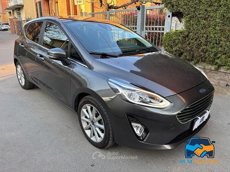 Usata Ford Fiesta Titanium 86 CV (63 kW) 2019 Grigio Utilitaria