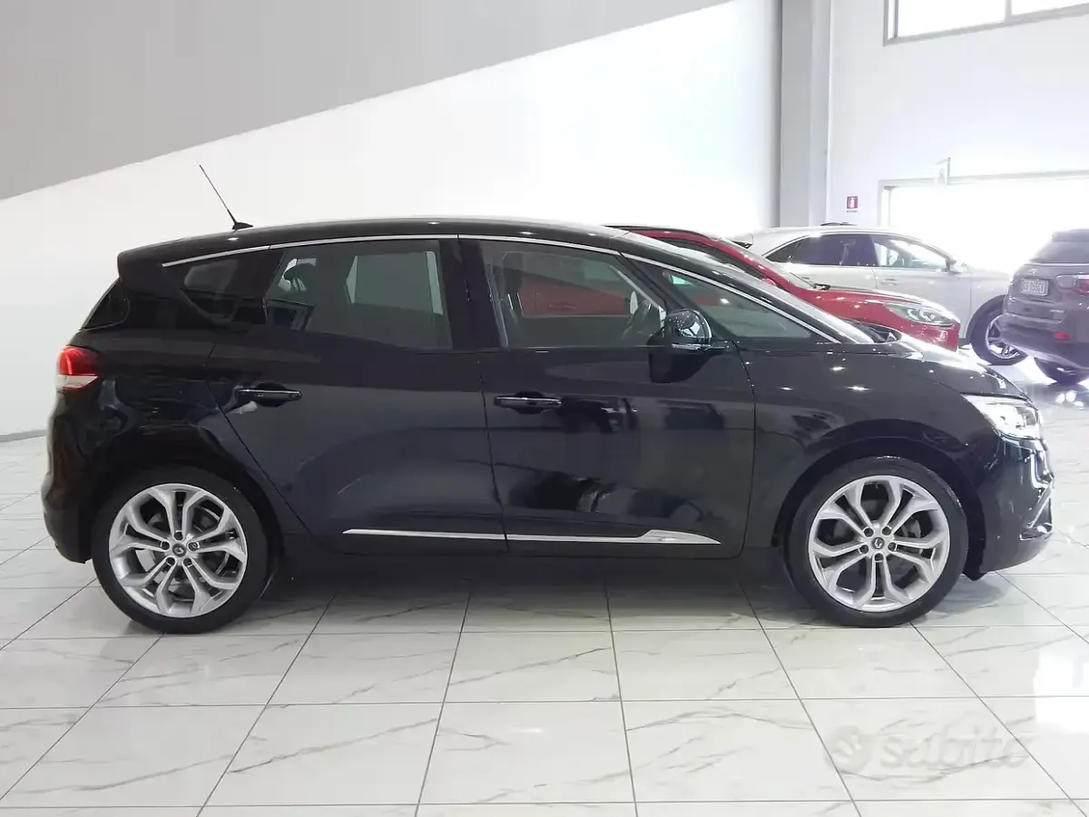 Usata Renault Scénic Business 120 CV (88 kW) 2020 Nero Monovolume