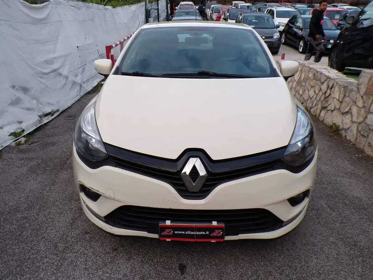 Usata Renault Clio IV 75 CV (55 kW) 2017 Beige Berlina
