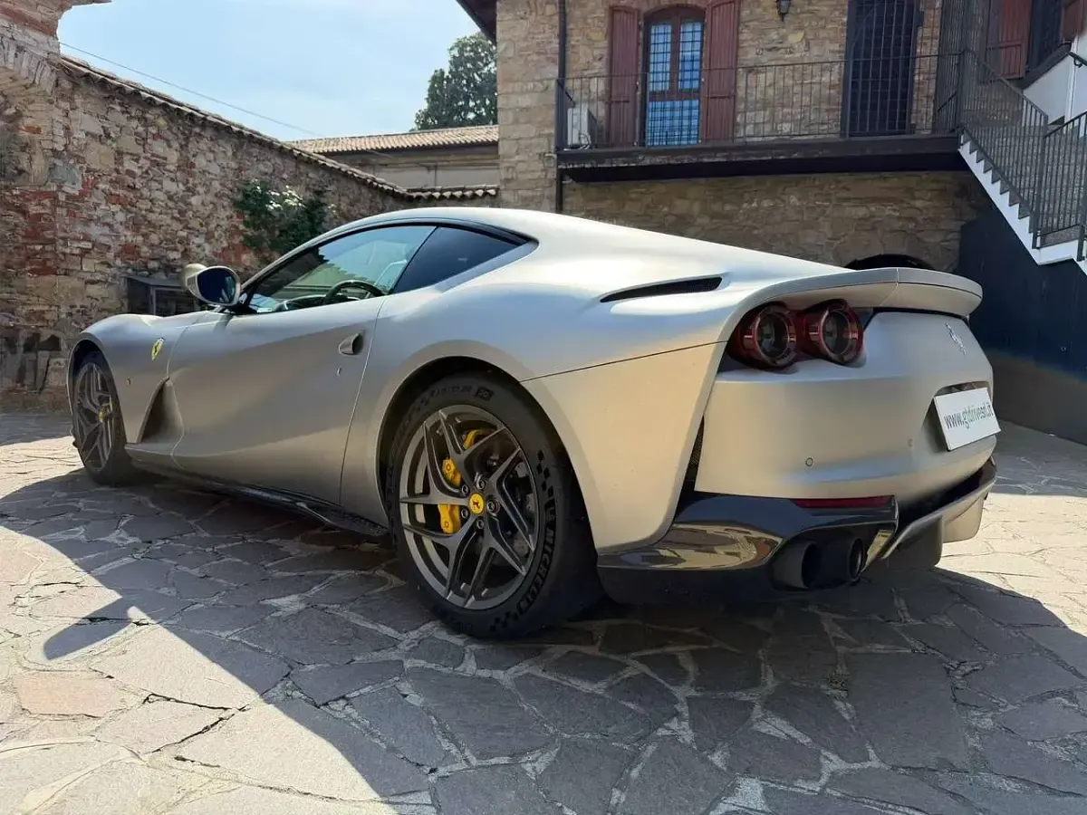 Usata Ferrari 812 799 CV (587 kW) 2019 Grigio opaco Coupé