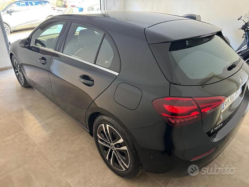 Usata Mercedes A180 136 CV (100 kW) 2024 Nero Berlina