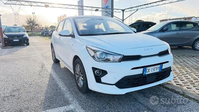 Usata Kia Rio Style 82 CV (60 kW) 2022 Bianco Berlina