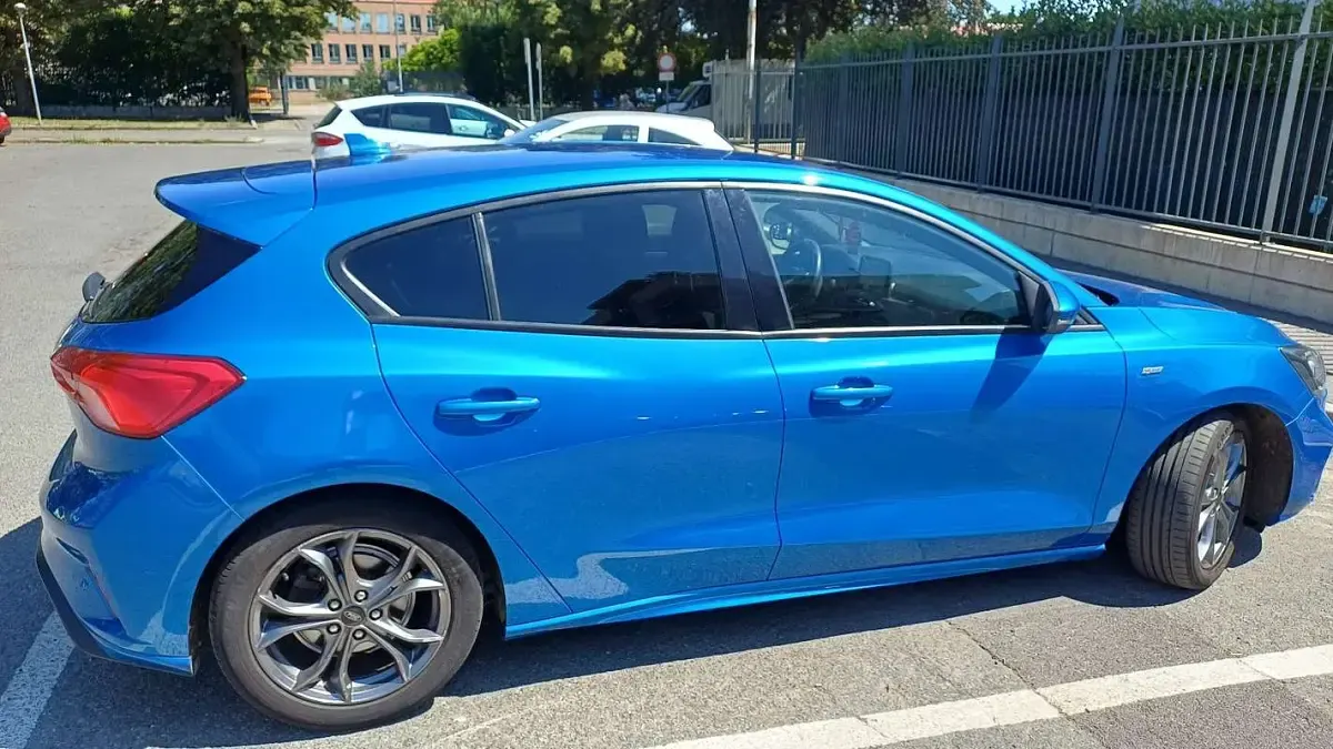 Usata Ford Focus ST-Line 120 CV (88 kW) 2021 Bluazzurro Berlina