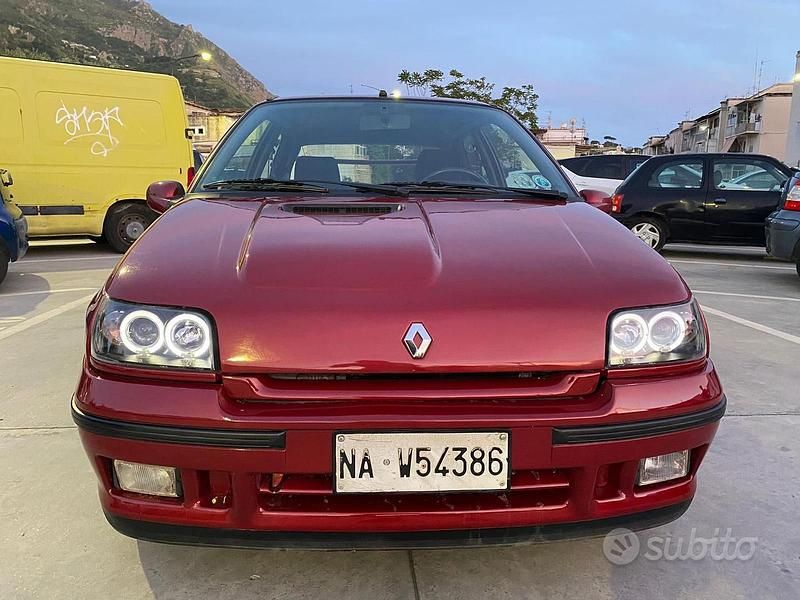 Usata Renault Clio 137 CV (100 kW) 1994 Rosso Utilitaria