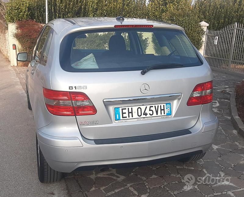Usata Mercedes B180 Executive 116 CV (85 kW) 2011 Grigio Monovolume