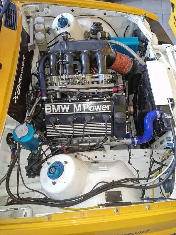 Usata BMW M3 275 CV (202 kW) 1988 Giallo Berlina