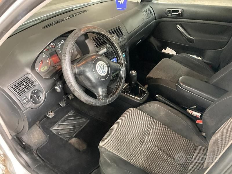 Usata VW Golf IV Highline 131 CV (96 kW) 2003 Grigio Berlina