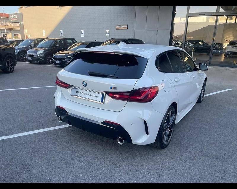Usata BMW 118 M Sport 149 CV (109 kW) 2021 Alpinweiss iii pastello Utilitaria