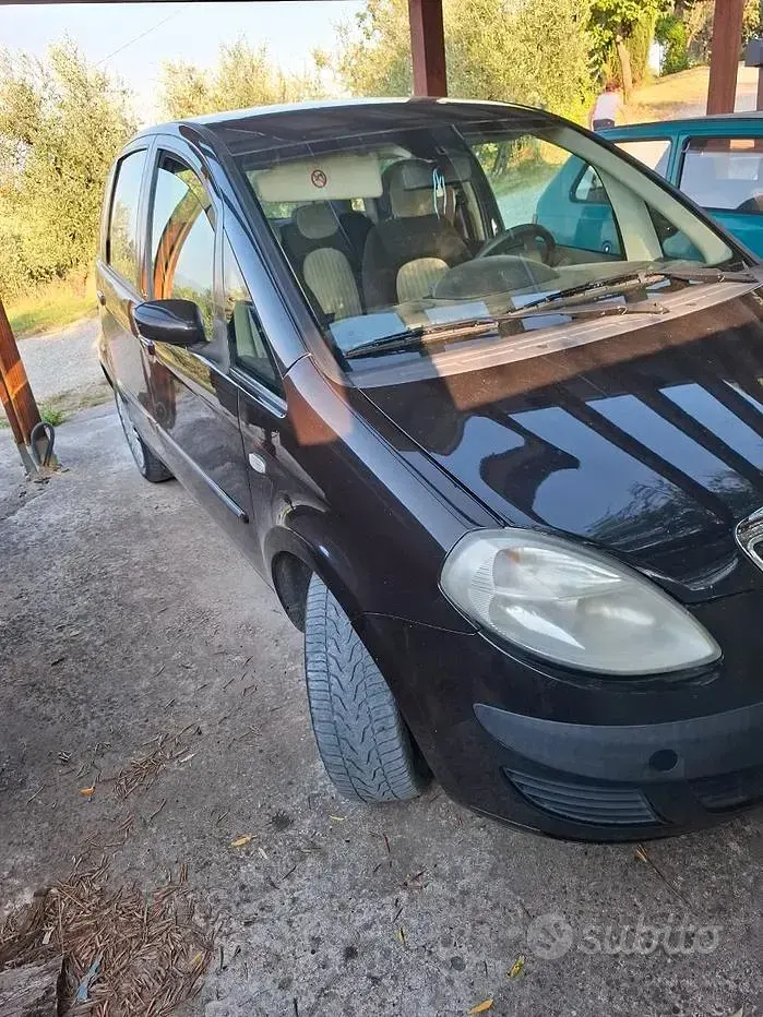 Usata Lancia Musa 69 CV (50 kW) 2007 Marrone Monovolume
