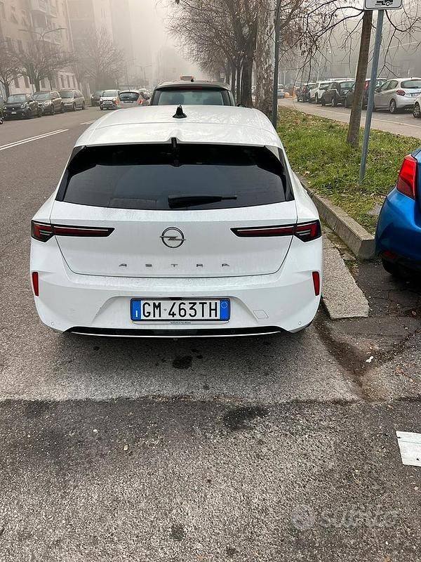 Usata Opel Astra Business Elegance 131 CV (96 kW) 2023 Bianco Berlina
