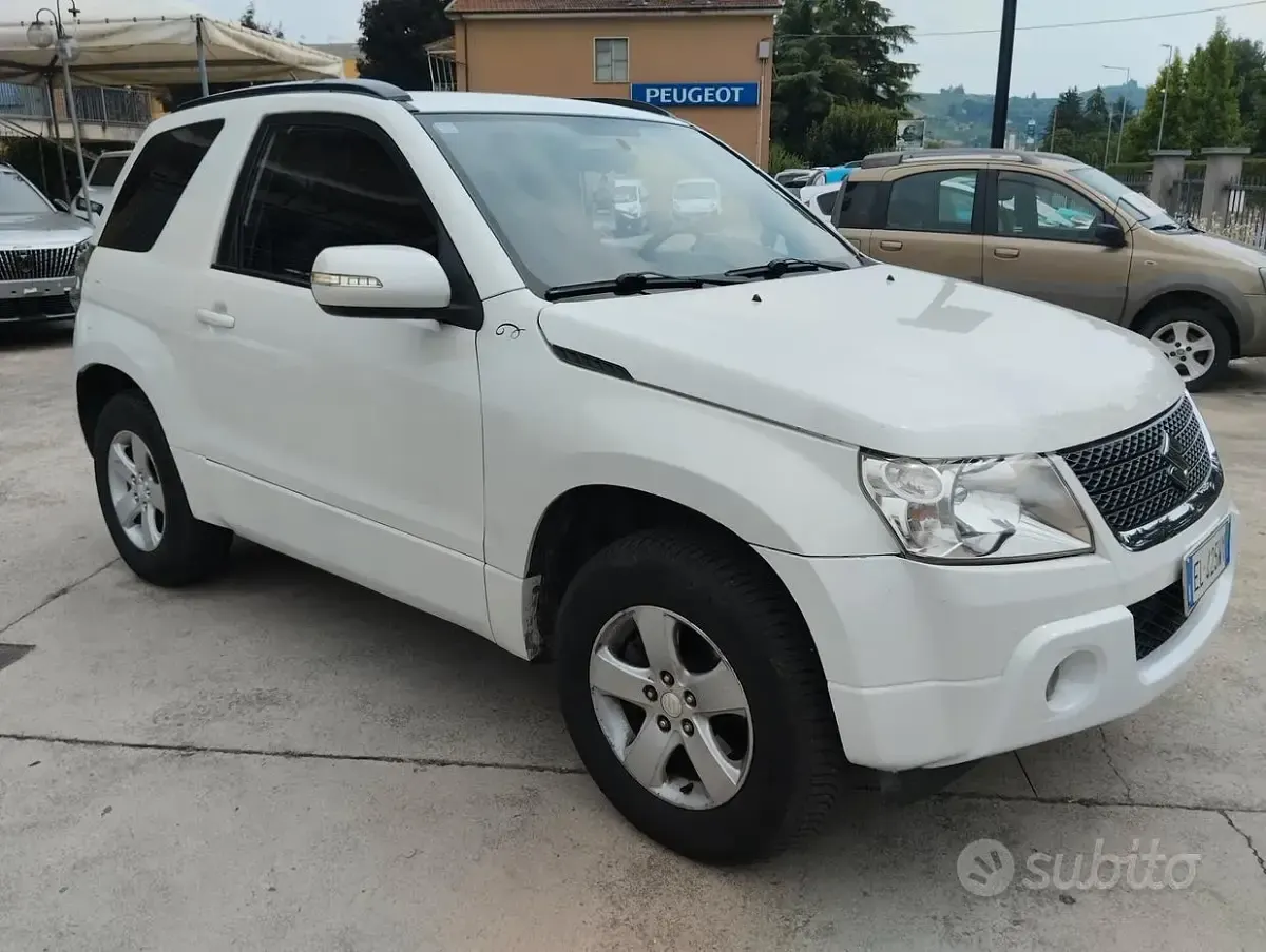 Usata Suzuki Grand Vitara 106 CV (77 kW) 2012 Bianco SUV