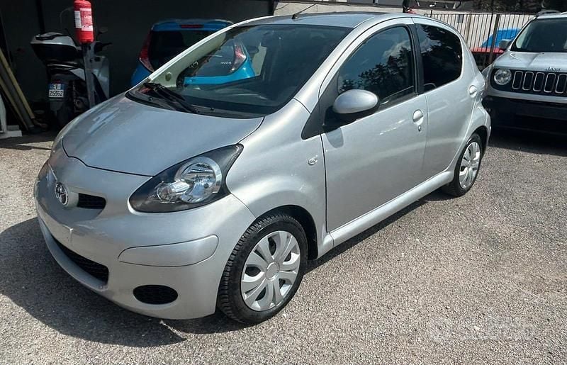 Usata Toyota Aygo 68 CV (50 kW) 2011 Utilitaria